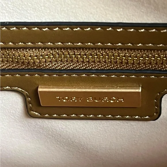 💰SOLD - 83970 - Tory Burch Monogram Jacquard Barrel Bag - Picture 11 of 16